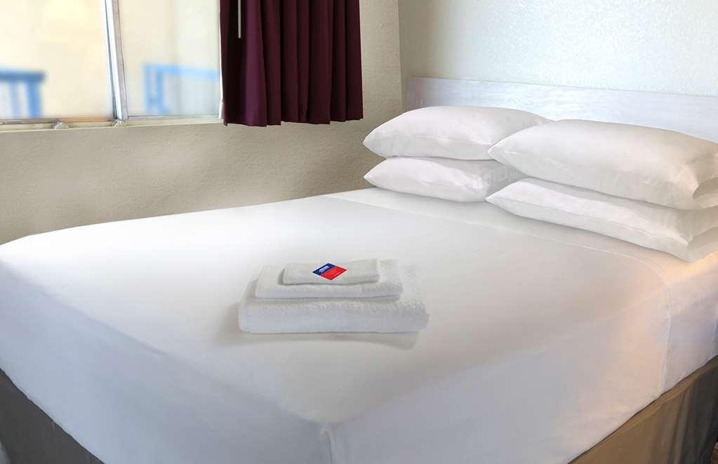 Americas Best Value Inn Avenel Woodbridge Quarto foto