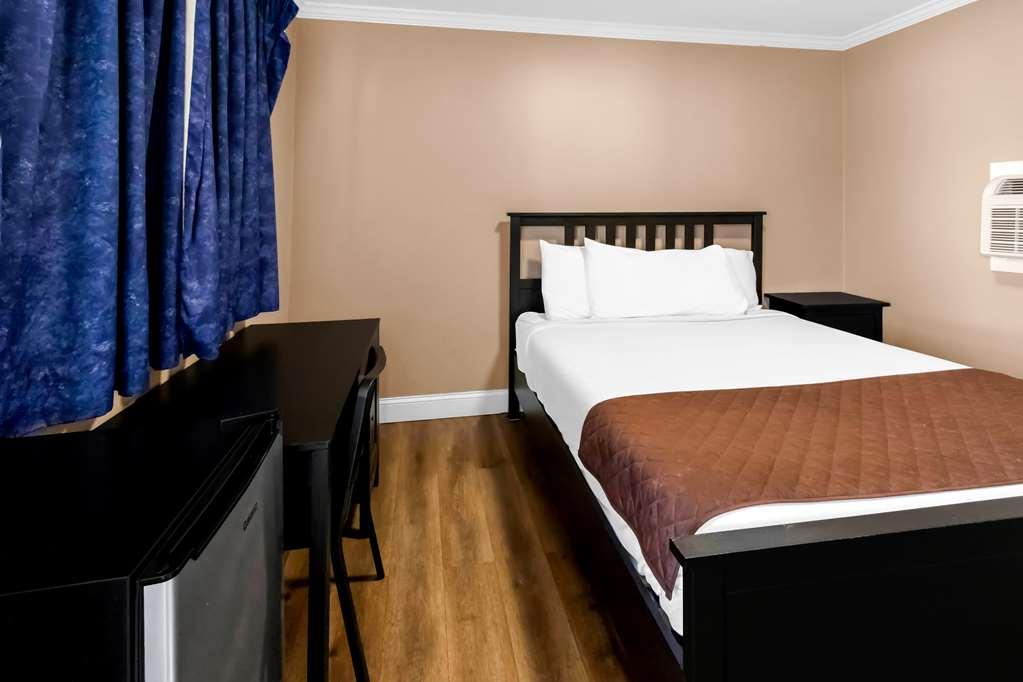 Americas Best Value Inn Avenel Woodbridge Quarto foto