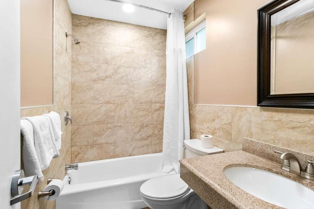 Americas Best Value Inn Avenel Woodbridge Quarto foto